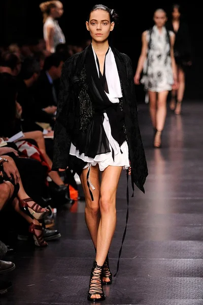 Look 30